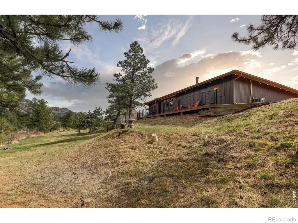 655 Kiowa Road Lyons CO 80540
