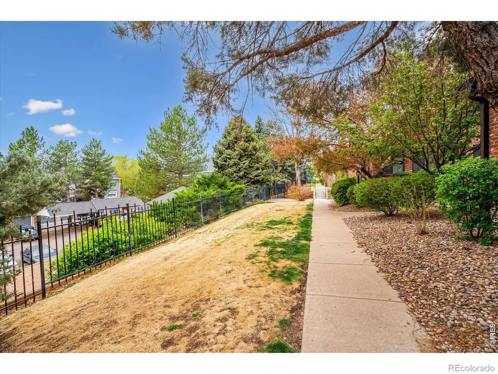 846 S Vance Street Lakewood CO 80226