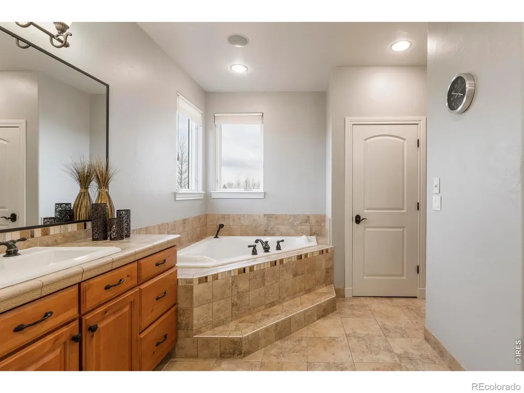 8712 Portico Lane Longmont CO 80503