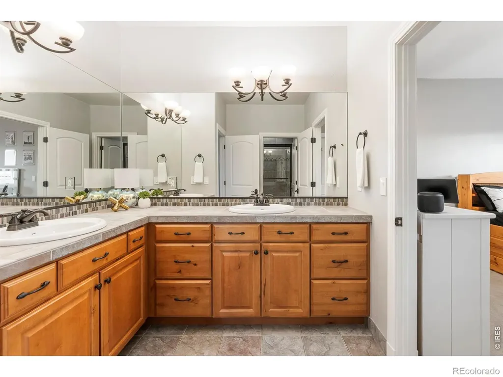 8712 Portico Lane Longmont CO 80503