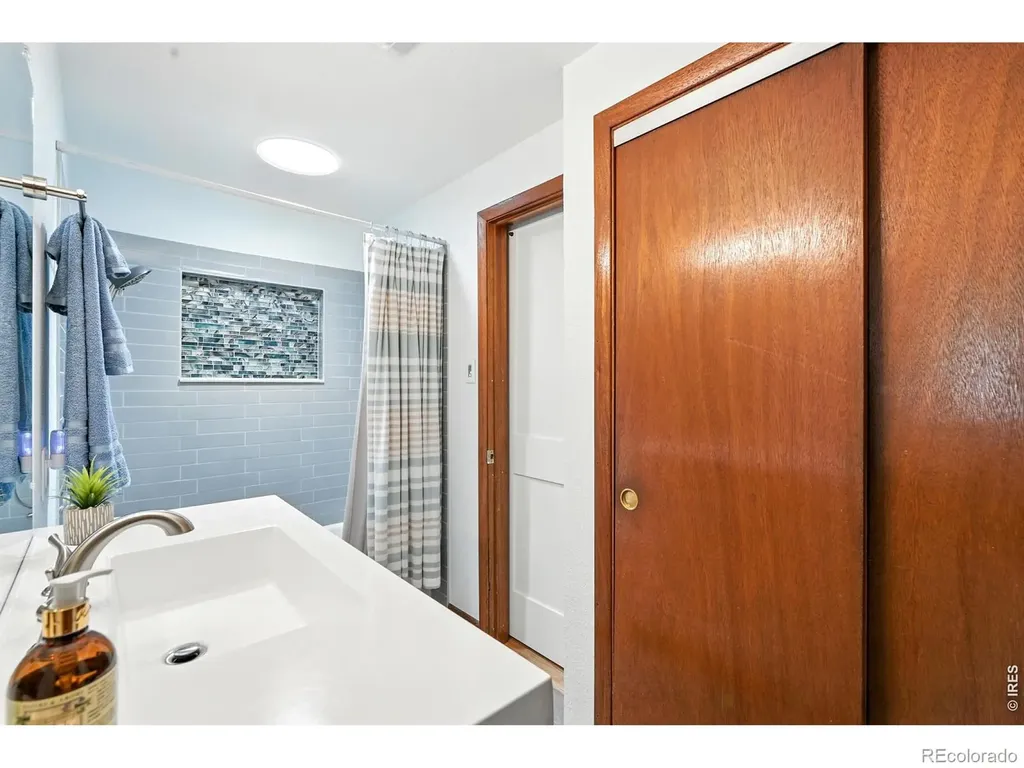 16 Merideth Lane Longmont CO 80501
