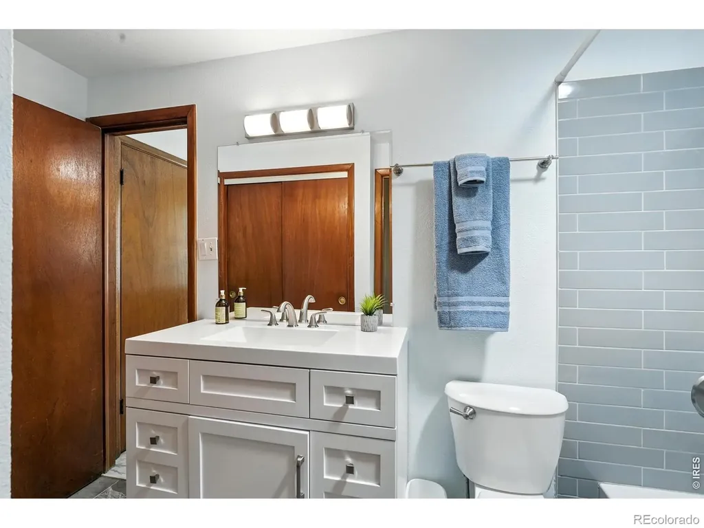 16 Merideth Lane Longmont CO 80501