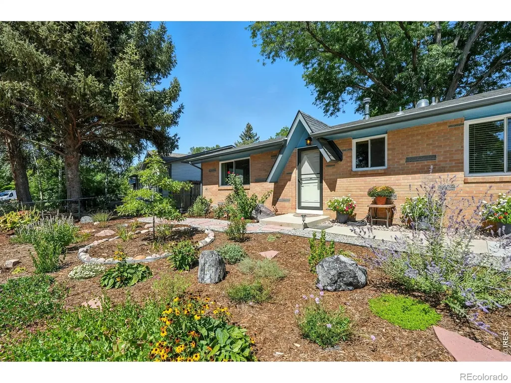 16 Merideth Lane Longmont CO 80501