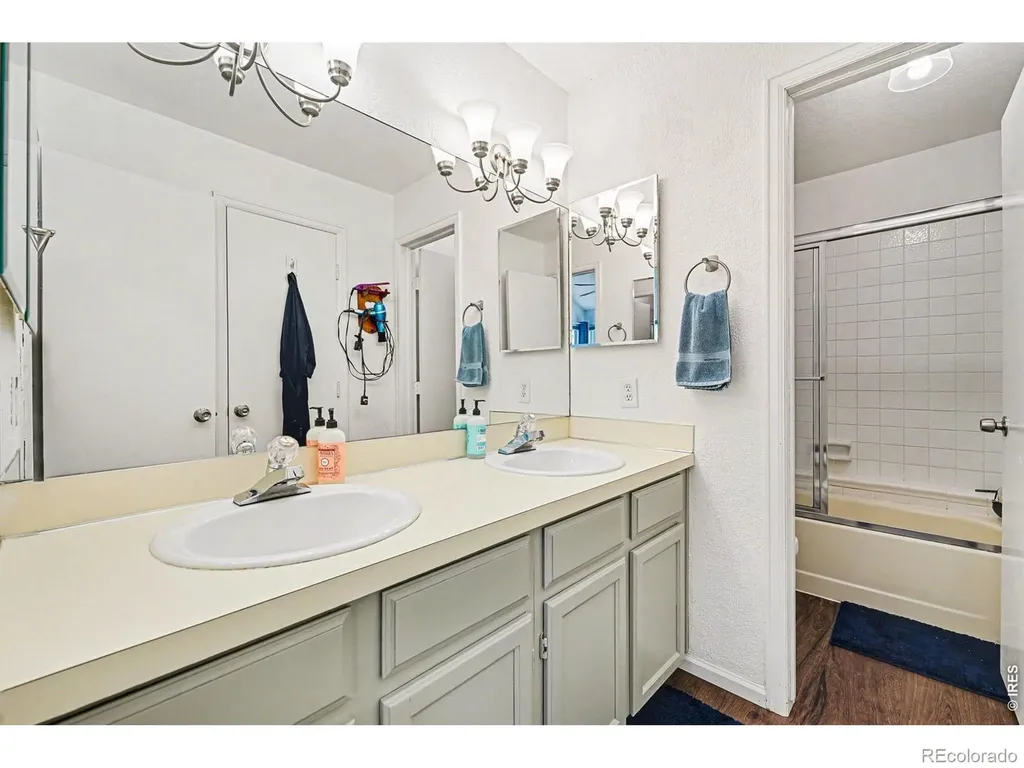 5875 W Asbury Place Lakewood CO 80227