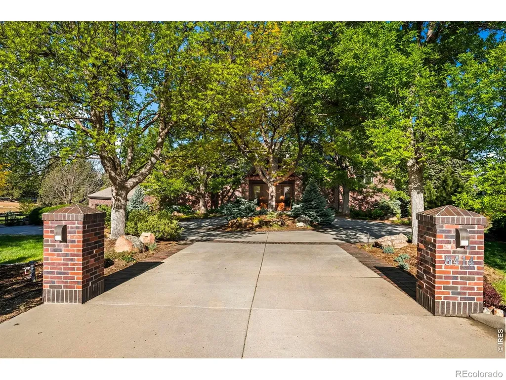 8414 Firethorn Court Niwot CO 80503