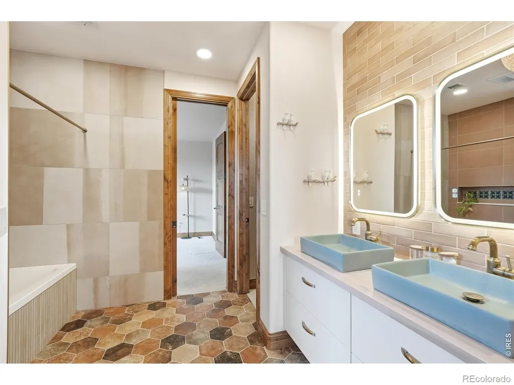 1444 Onyx Circle Longmont CO 80504