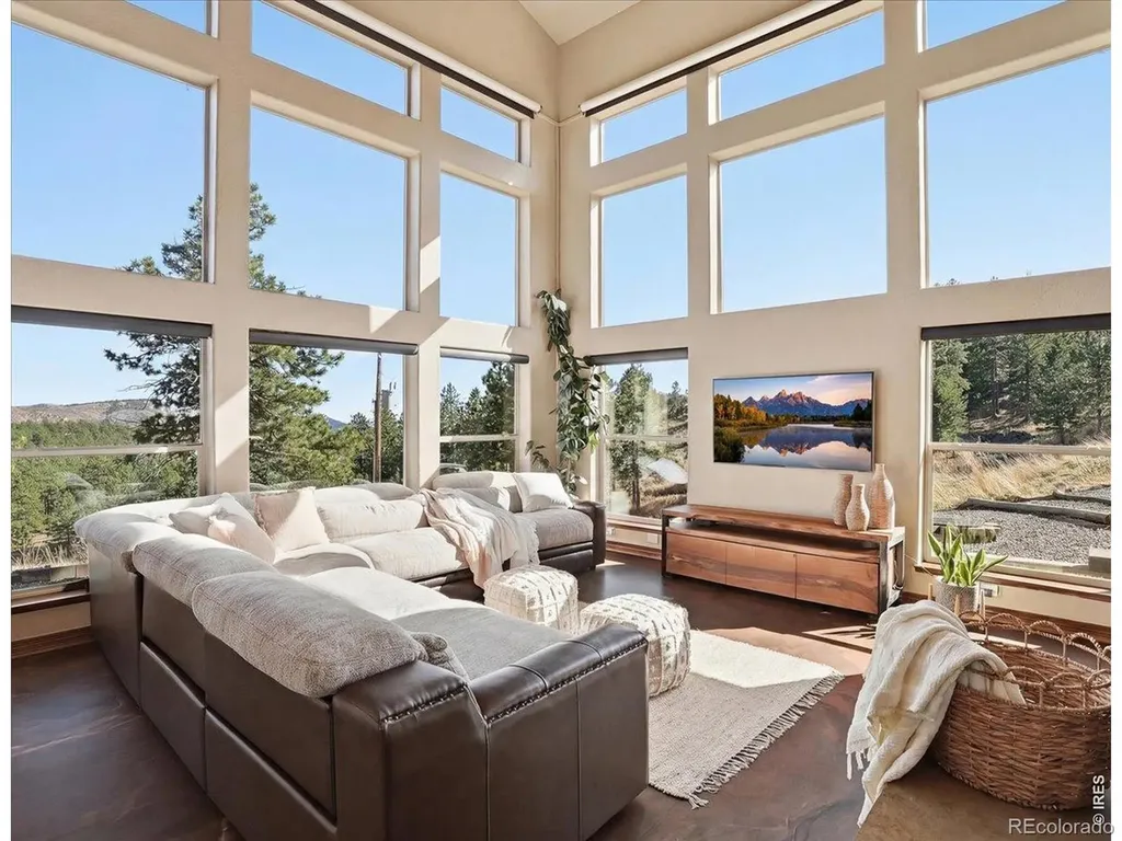 2565 Davis Ranch Road Bellvue CO 80512