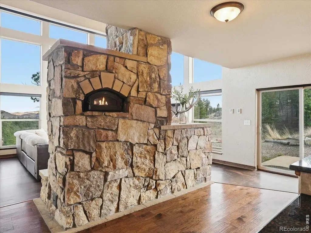 2565 Davis Ranch Road Bellvue CO 80512