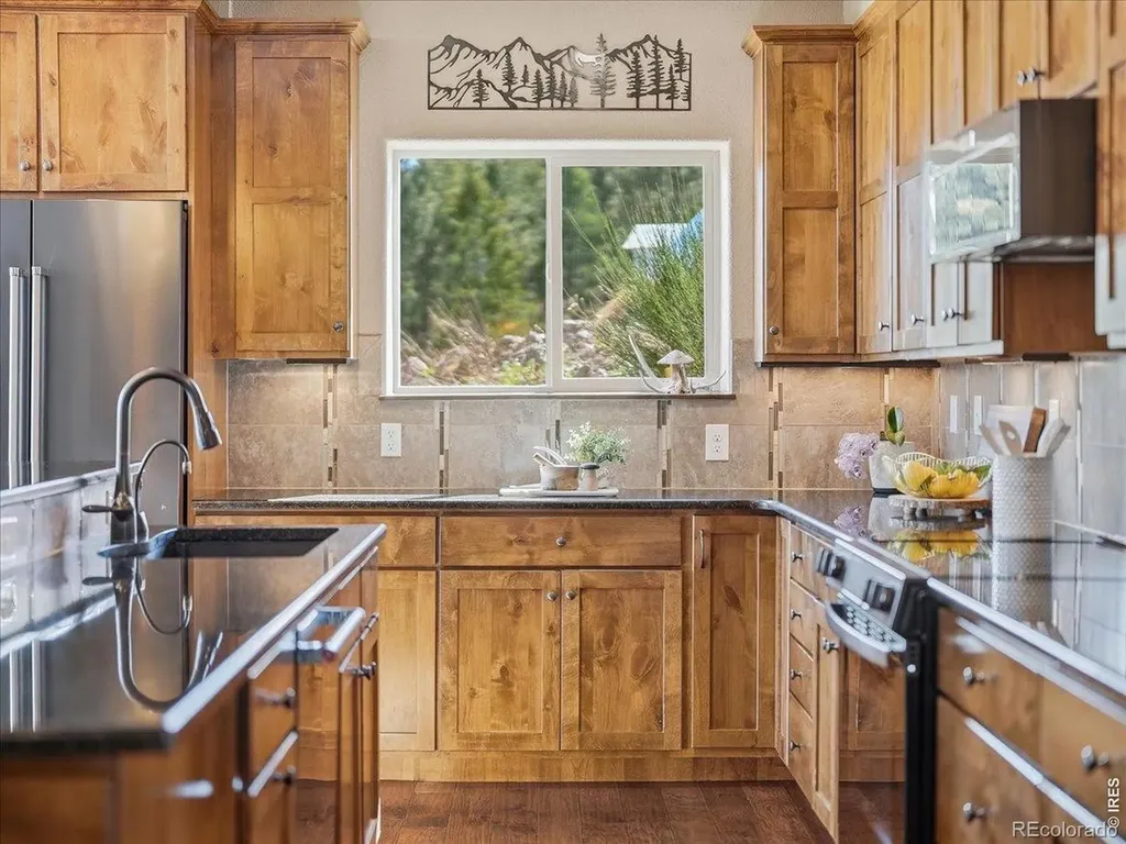 2565 Davis Ranch Road Bellvue CO 80512