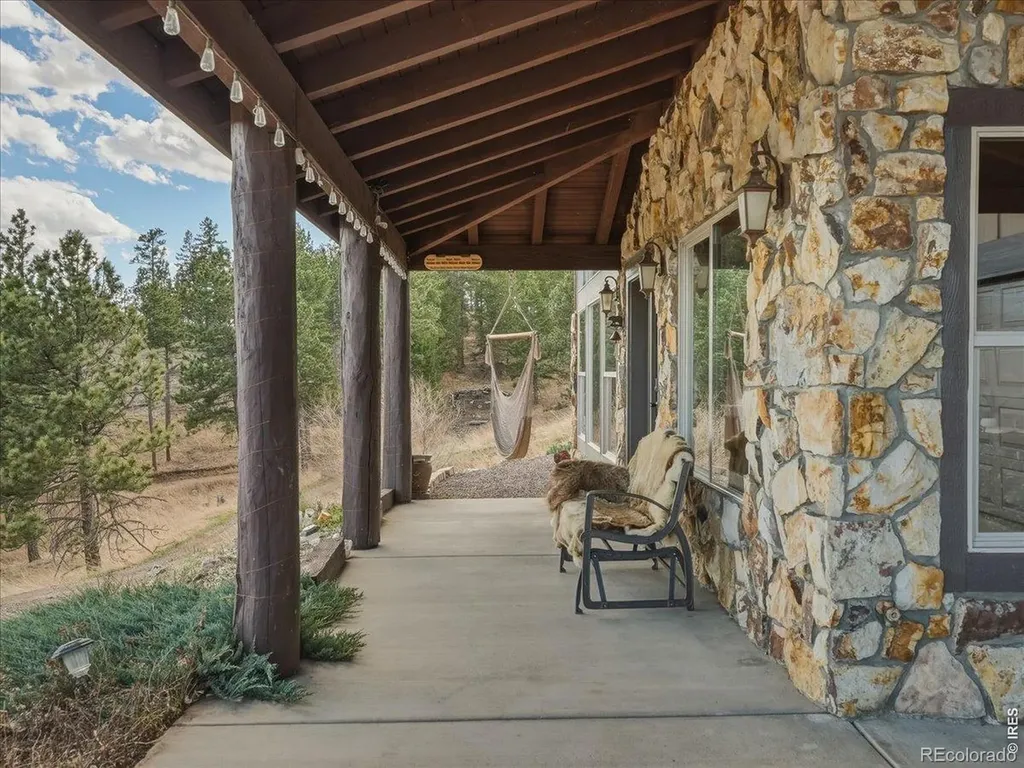 2565 Davis Ranch Road Bellvue CO 80512