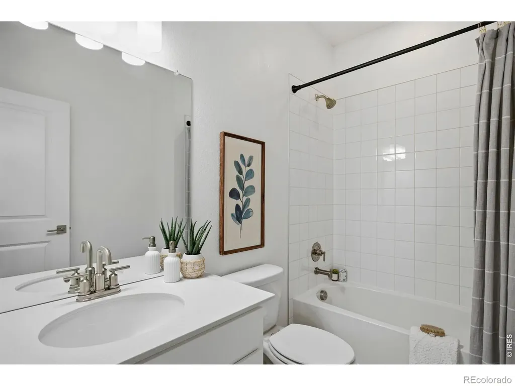 438 Overbrook Lane Longmont CO 80504