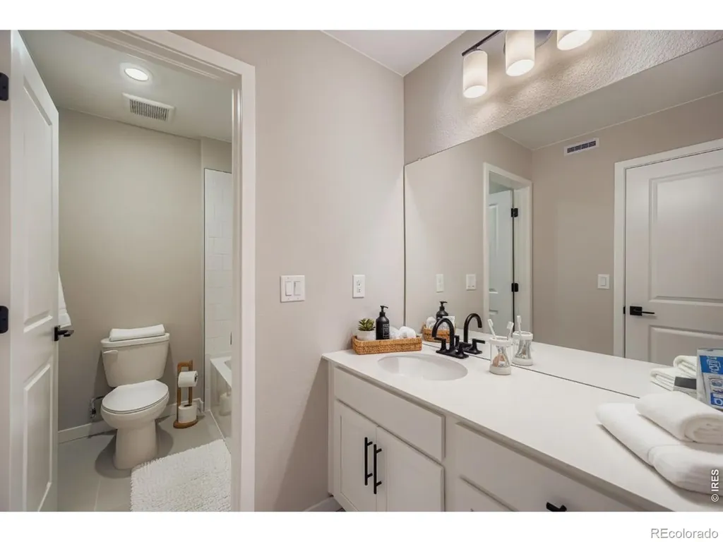 2844 Bear Springs Circle Longmont CO 80503