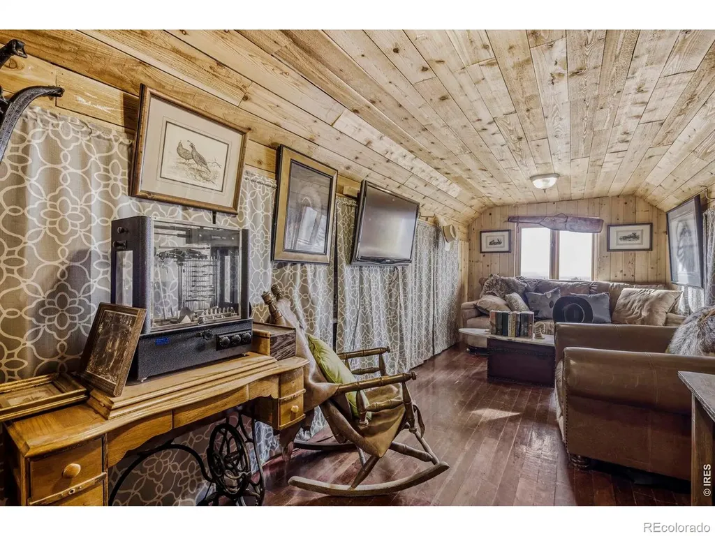 1042 Steamboat Valley Road Lyons CO 80540