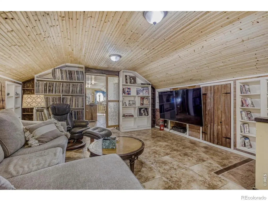 1042 Steamboat Valley Road Lyons CO 80540