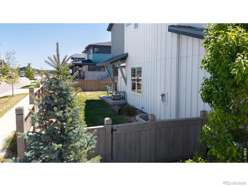 5687 Cottontail Drive Longmont CO 80503