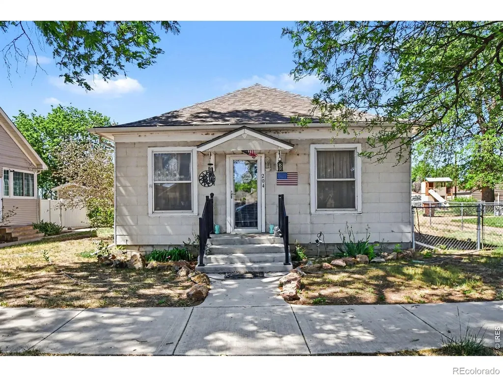 204 2nd Avenue La Salle CO 80645