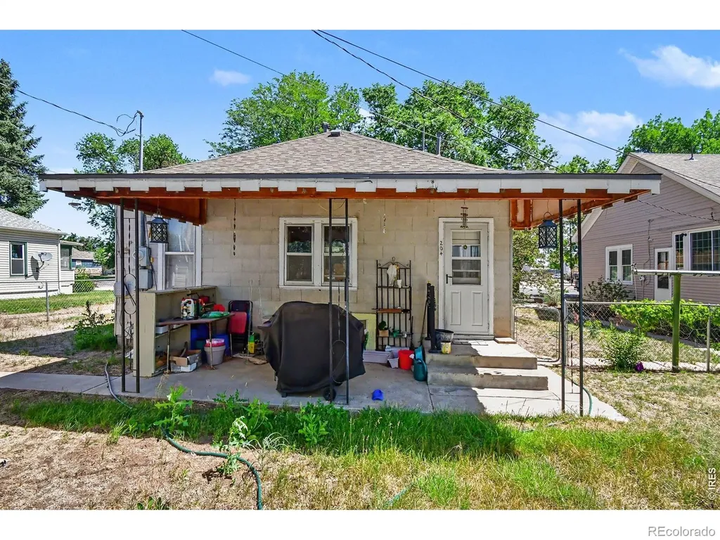 204 2nd Avenue La Salle CO 80645