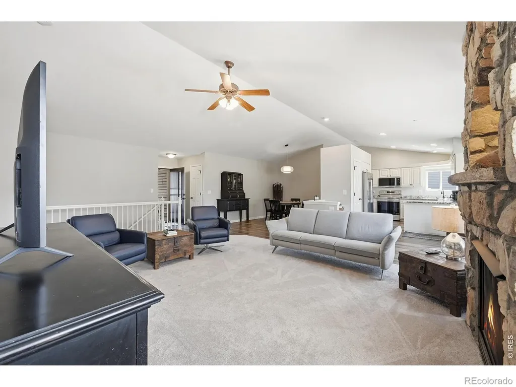 338 Hawthorne Avenue Johnstown CO 80534