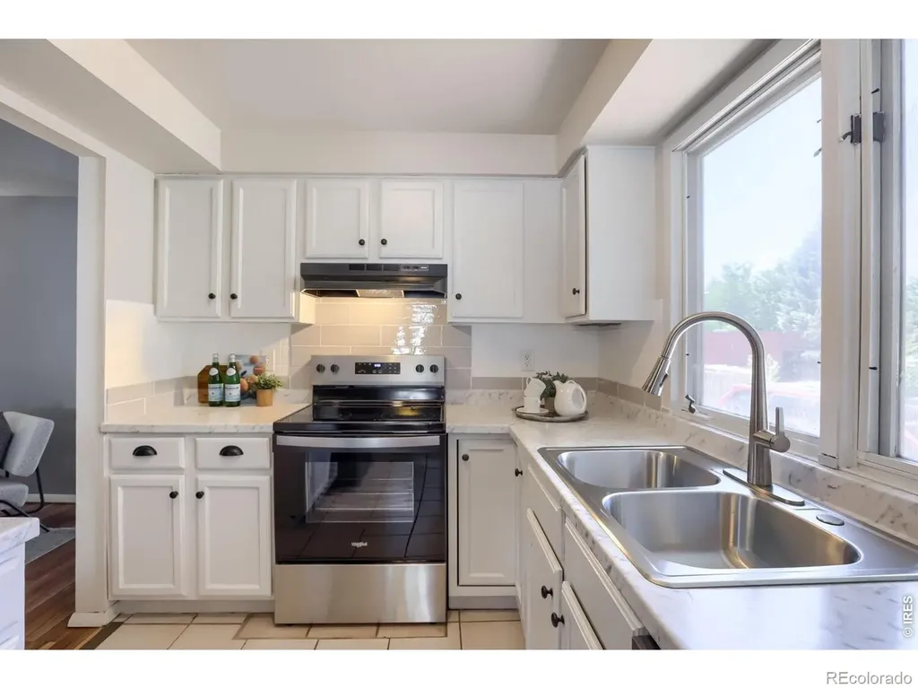 2123 Meadow Court Longmont CO 80501