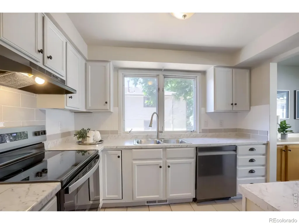 2123 Meadow Court Longmont CO 80501