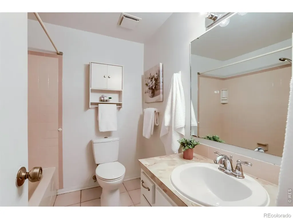 2123 Meadow Court Longmont CO 80501