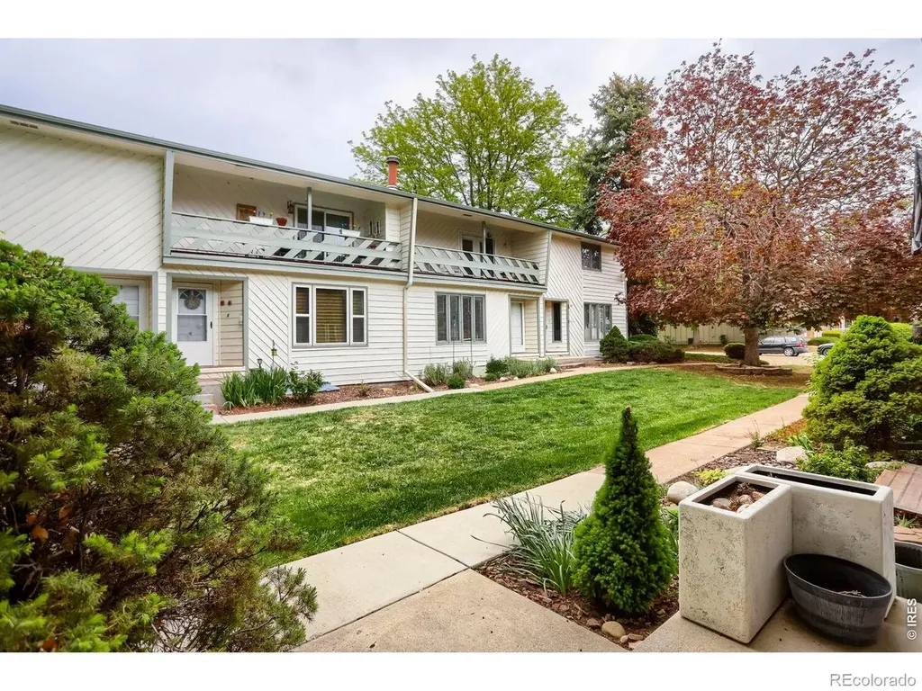 2123 Meadow Court Longmont CO 80501