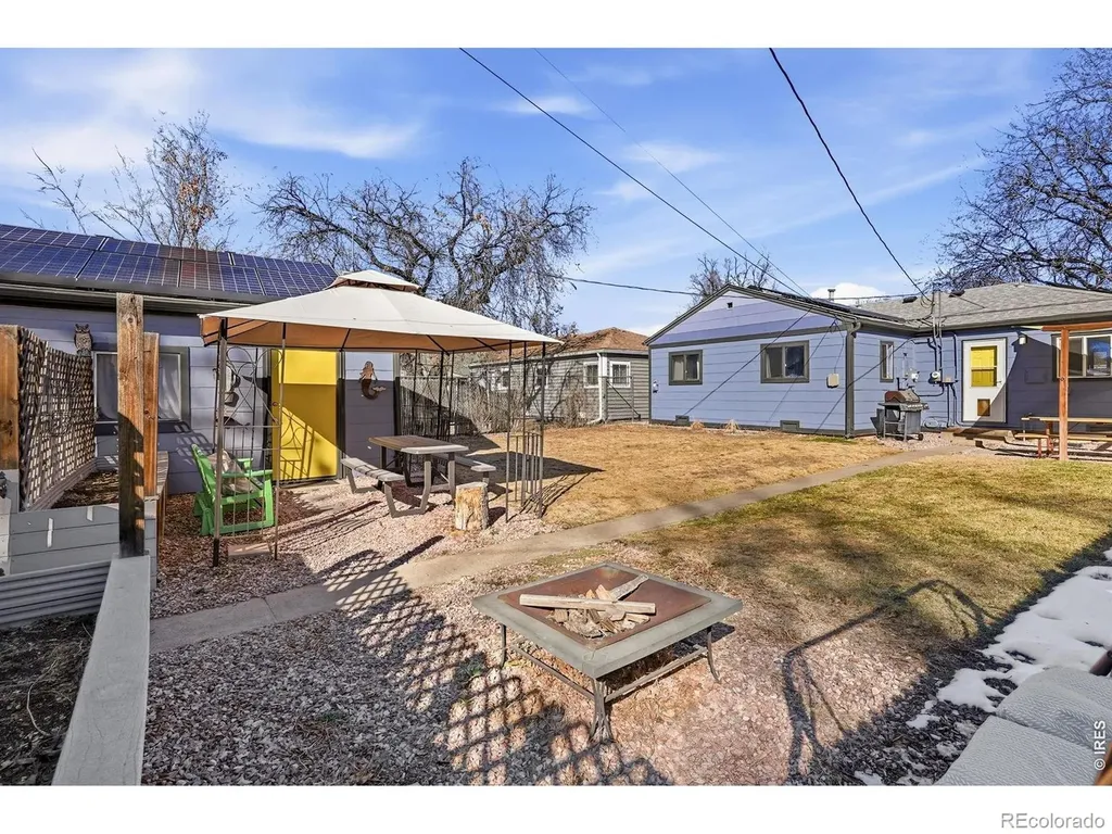 2057 Ironton Street Aurora CO 80010
