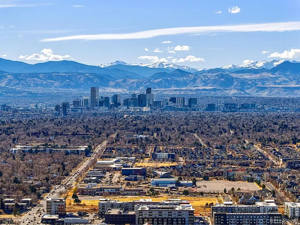 2057 Ironton Street Aurora CO 80010