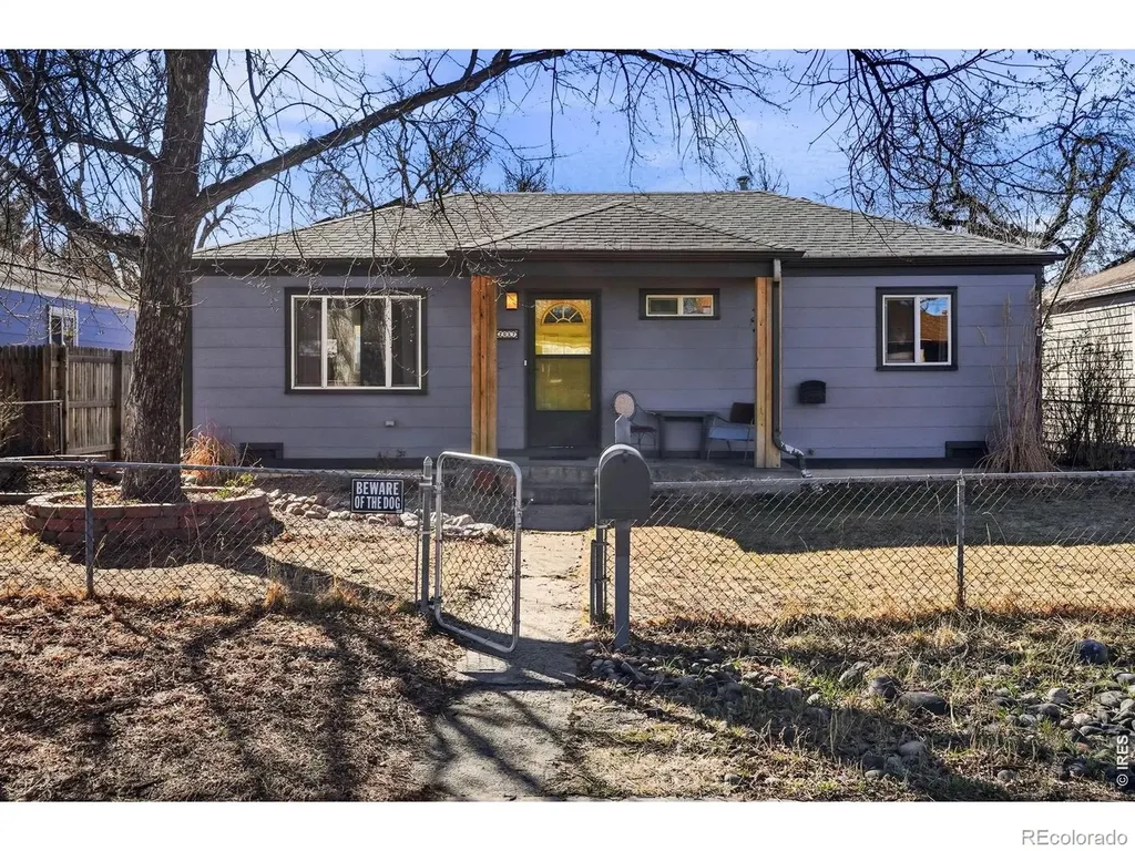 2057 Ironton Street Aurora CO 80010