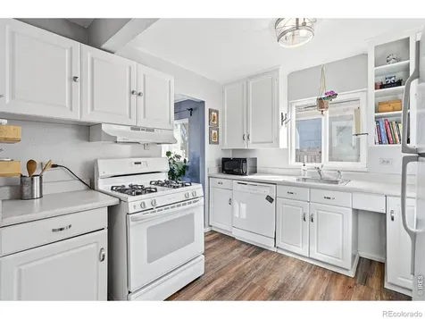2057 Ironton Street Aurora CO 80010