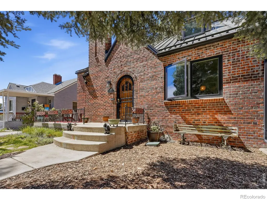 1533 Oneida Street Denver CO 80220