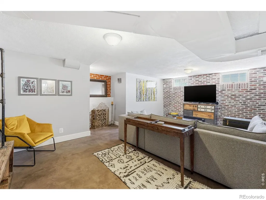 1533 Oneida Street Denver CO 80220