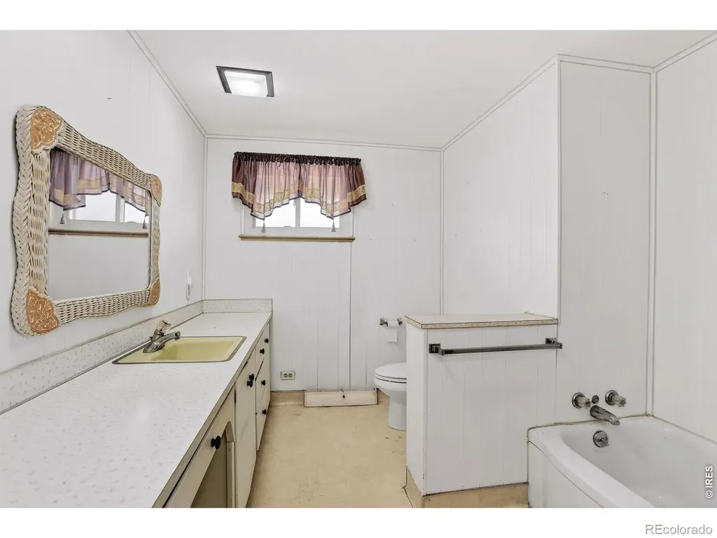 1035 N 4th Street Berthoud CO 80513