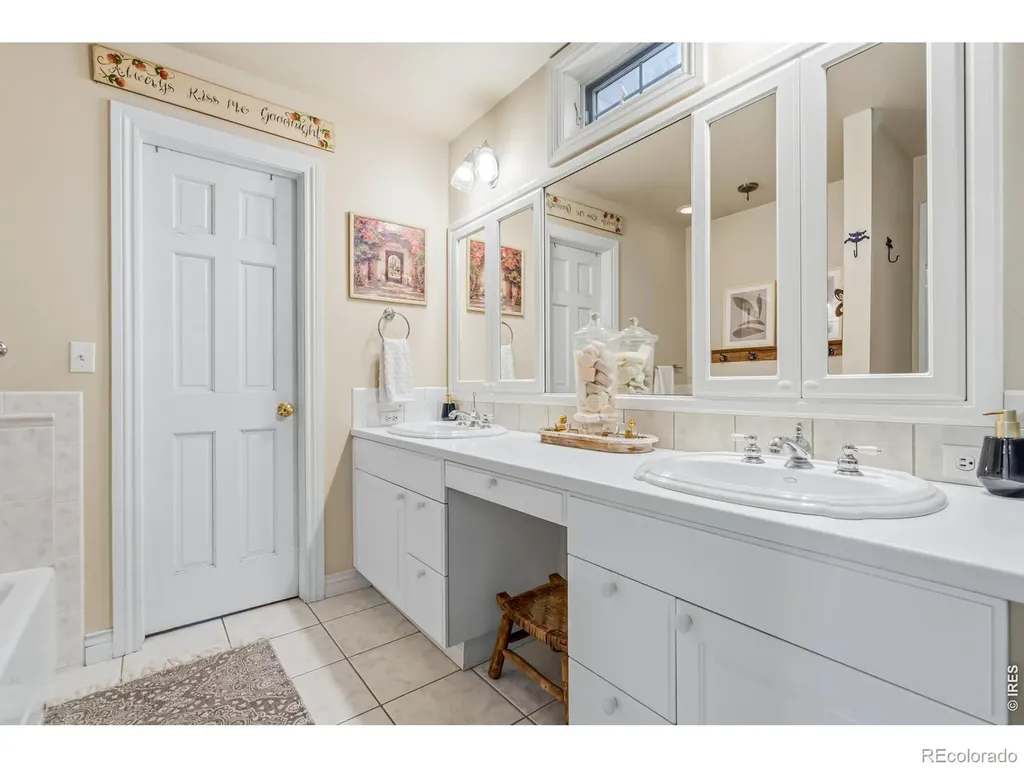 2762 Nottingham Square Fort Collins CO 80526
