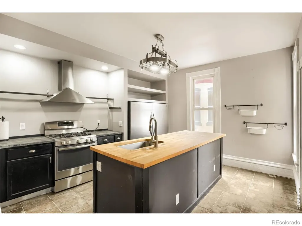 2929 Curtis Street Denver CO 80205