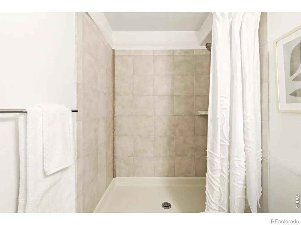 2106 Meadow Court Longmont CO 80501