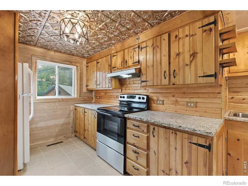 124 Big Pine Lane Drake CO 80515