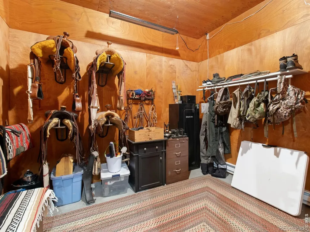 957 Dunraven Glade Road Glen Haven CO 80532