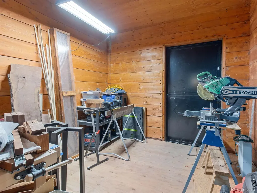957 Dunraven Glade Road Glen Haven CO 80532