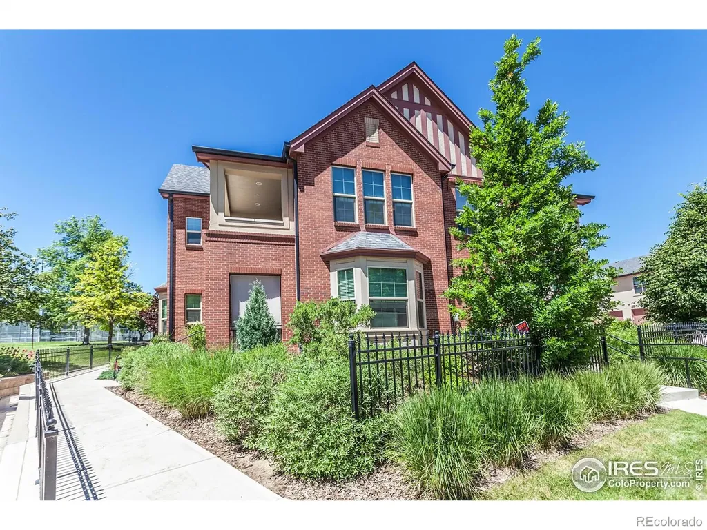 1379 Charles Drive Longmont CO 80503