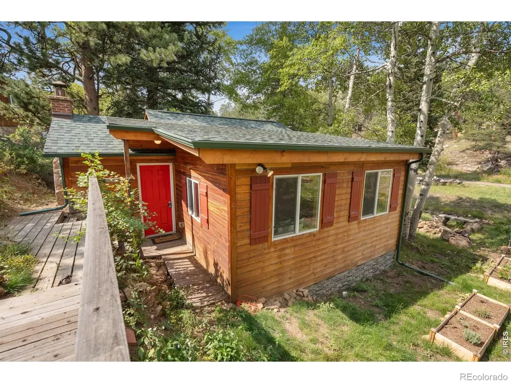 6781 County Road 43 Glen Haven CO 80532