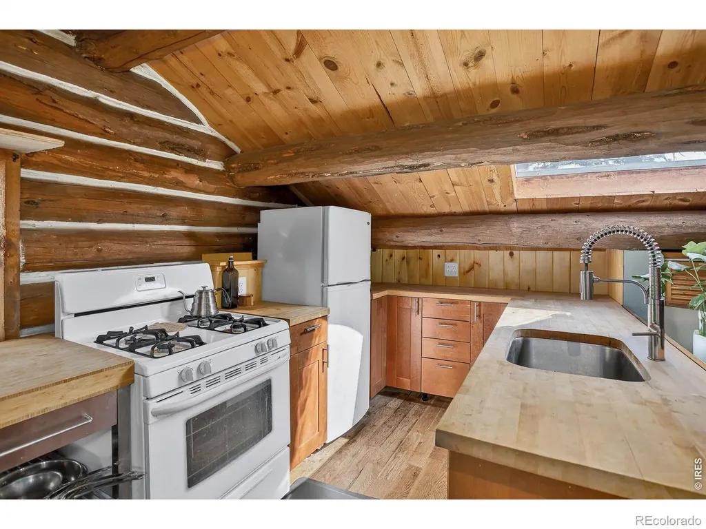 1327 Weaver Drive Boulder CO 80302