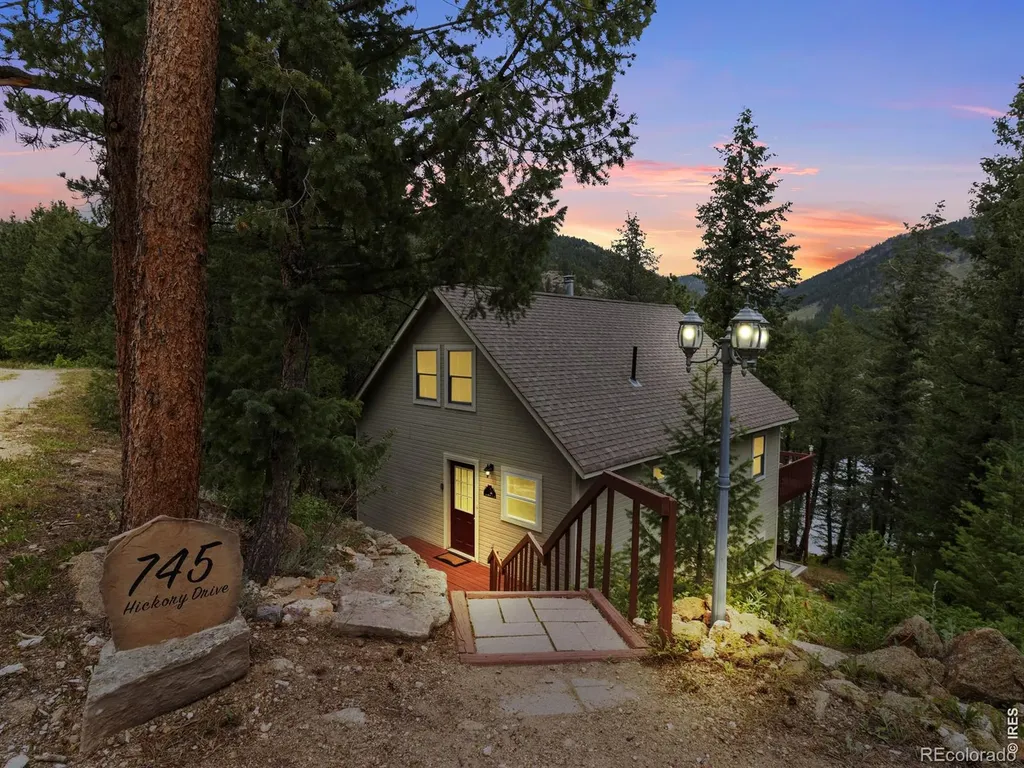 745 Hickory Drive Lyons CO 80540