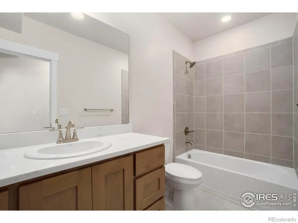 24113 E 36th Place Aurora CO 80019