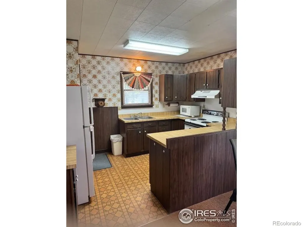 141 N Walker Avenue Haxtun CO 80731