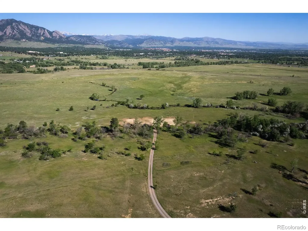 1085 S Cherryvale Road Boulder CO 80303