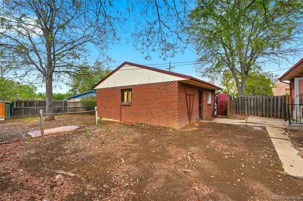 1343 Lipan Drive Denver CO 80221