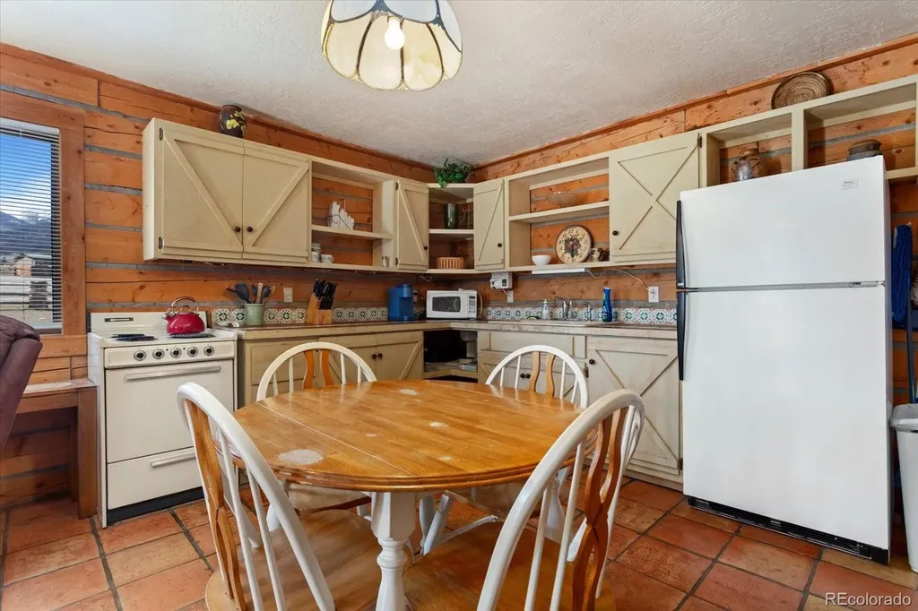 716 W Blarney Stone Road Howard CO 81233