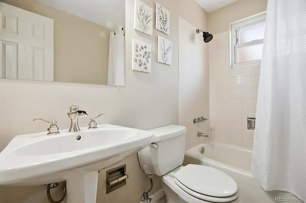 986 E 114th Place Denver CO 80233