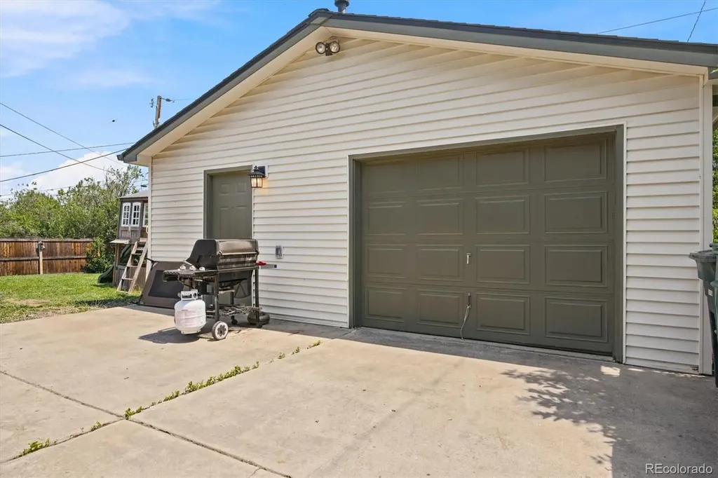 986 E 114th Place Denver CO 80233